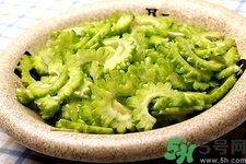 新鮮苦瓜片和干苦瓜片泡水哪個好？苦瓜片泡水喝的功效