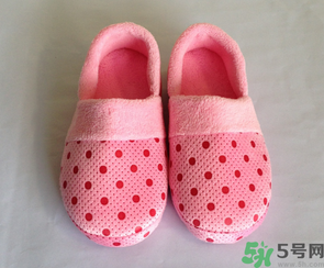 十月份坐月子穿什么鞋？10月份坐月子穿什么鞋？
