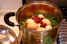 艾葉煮雞蛋有什么作用？痛經(jīng)能吃艾葉煮雞蛋嗎？