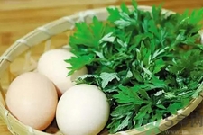 艾葉煮雞蛋有什么作用？痛經(jīng)能吃艾葉煮雞蛋嗎？