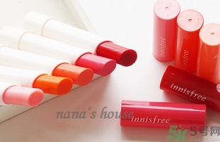 悅詩風(fēng)吟花瓣唇膏怎么樣?悅詩風(fēng)吟花瓣唇膏好用嗎? 悅詩風(fēng)吟花瓣唇膏怎么樣?悅詩風(fēng)吟花瓣唇膏好用嗎?