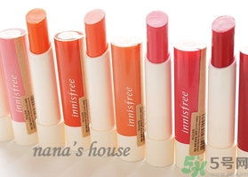 悅詩風(fēng)吟花瓣唇膏怎么樣?悅詩風(fēng)吟花瓣唇膏好用嗎? 悅詩風(fēng)吟花瓣唇膏怎么樣?悅詩風(fēng)吟花瓣唇膏好用嗎?