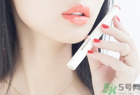 悅詩(shī)風(fēng)吟花瓣唇膏多少錢(qián)?悅詩(shī)風(fēng)吟花瓣唇膏專(zhuān)柜價(jià)格