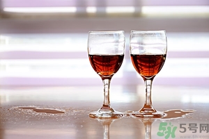 紅酒有沉淀物還能喝嗎,紅酒的沉淀物有影響嗎？