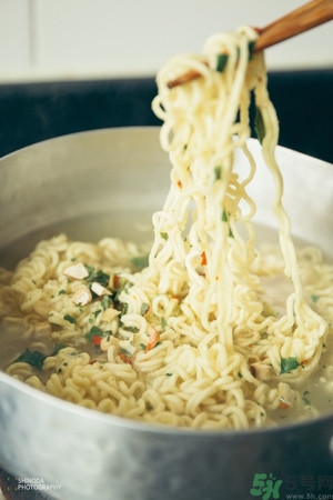 辛拉面是哪個(gè)國(guó)家的？辛拉面怎么煮好吃？