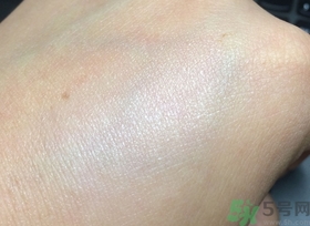 韓后水光裸妝v7素顏霜適合什么年齡膚質(zhì)? 韓后水光裸妝v7素顏霜適合什么年齡膚質(zhì)?