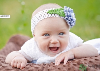 寶寶睡覺翻來覆去是怎么回事？寶寶睡覺喜歡亂動怎么辦？