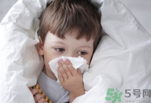 感冒嘴里長(zhǎng)泡是怎么回事？感冒口里會(huì)長(zhǎng)泡嗎？