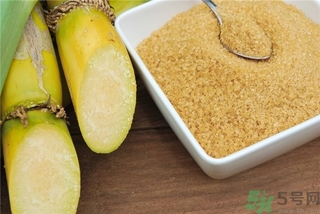 吃甘蔗有什么好處？吃甘蔗的好處與壞處