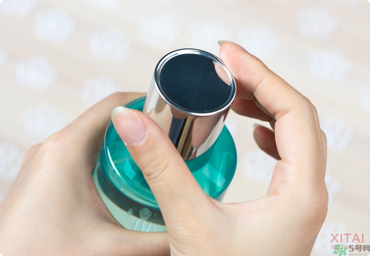 倩碧2號水怎么用？倩碧2號水和3號水的區(qū)別