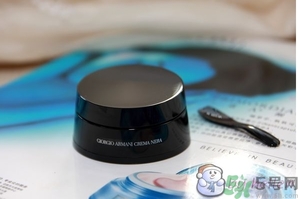 阿瑪尼黑曜石粉底多少錢？阿瑪尼黑曜石粉底霜專柜價(jià)格