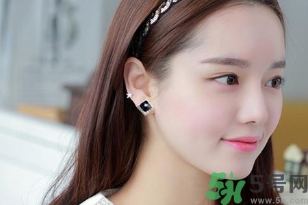 打耳洞的注意事項(xiàng)有哪些？女生打耳洞前需要注意什么？