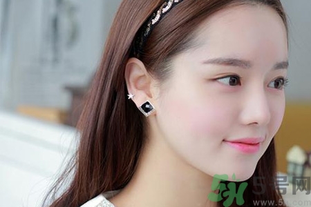 去醫(yī)院打耳洞掛什么科？去醫(yī)院打激光耳洞多少錢？