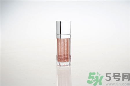 唇釉和口紅哪個(gè)好用?唇釉和口紅的區(qū)別 唇釉和口紅哪個(gè)好用?唇釉和口紅的區(qū)別