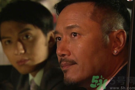 男生打幾個耳洞好看？男生打幾個耳洞比較好？