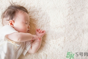 寶寶睡覺張著嘴是怎么回事？寶寶睡覺為什么張著嘴？