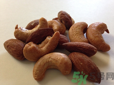 腰果會(huì)過敏嗎?腰果過敏會(huì)有哪些反應(yīng) 腰果會(huì)過敏嗎?腰果過敏會(huì)有哪些反應(yīng)