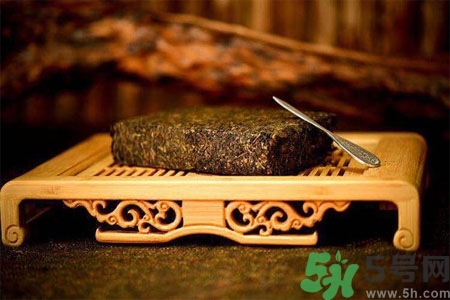 黑茶的營(yíng)養(yǎng)價(jià)值 黑茶的功效與作用 黑茶的營(yíng)養(yǎng)價(jià)值 黑茶的功效與作用