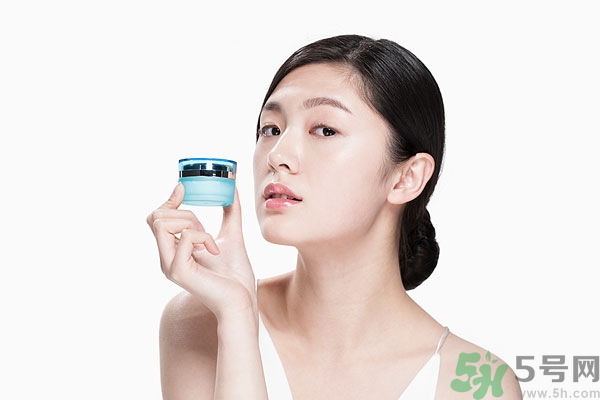 保濕霜什么時候用？保濕霜怎么用？