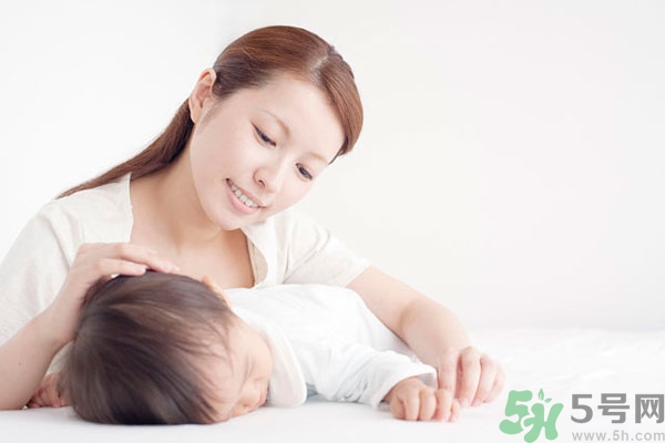 寶寶睡覺鼻子不通氣小妙招,寶寶睡覺鼻子不通氣怎么辦 寶寶睡覺鼻子不通氣小妙招,寶寶睡覺鼻子不通氣怎么辦