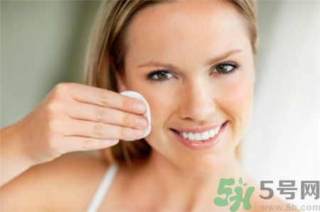 化妝棉薄的好還是厚的好?化妝棉薄厚區(qū)別 化妝棉薄的好還是厚的好?化妝棉薄厚區(qū)別