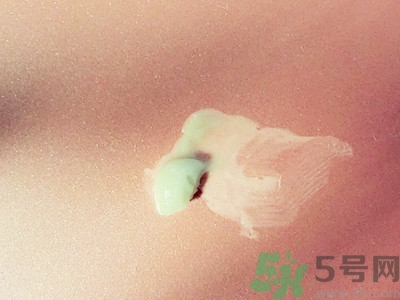 白兔祛痘膏怎么用？白兔牌暗瘡膏怎么用？