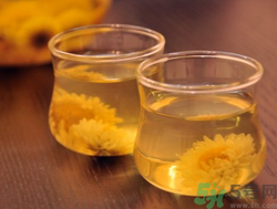 菊花茶可以加蜂蜜嗎？菊花茶喝蜂蜜能一起喝嗎？