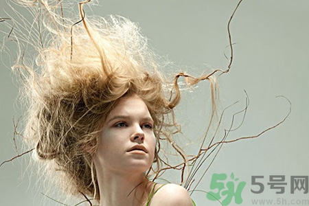 冬天頭發(fā)靜電怎么回事？冬天頭發(fā)靜電怎么辦？