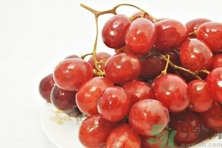 紅提子的營養(yǎng)價(jià)值 紅提子的功效與作用
