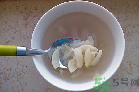 寶寶咳嗽喝大蒜水有用嗎？小孩咳嗽能喝大蒜水嗎？