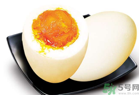 咸鴨蛋臭了還能吃嗎？臭咸鴨蛋對人體有害嗎？