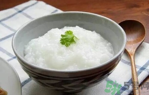 白粥可以加奶粉嗎?白粥加奶粉有營養(yǎng)嗎 白粥可以加奶粉嗎?白粥加奶粉有營養(yǎng)嗎