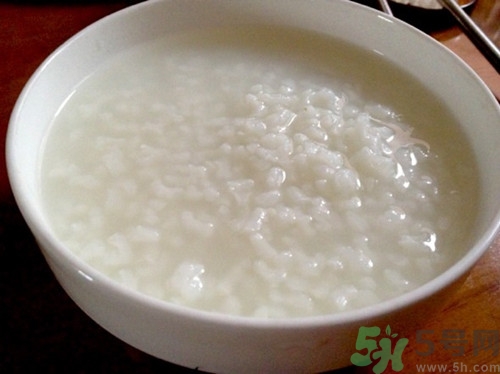 白粥可以加奶粉嗎?白粥加奶粉有營養(yǎng)嗎 白粥可以加奶粉嗎?白粥加奶粉有營養(yǎng)嗎