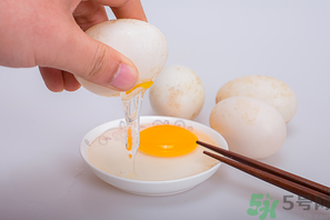 雞蛋和鴨蛋可以一起吃嗎？雞蛋和鴨蛋可以一起炒嗎？