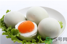 咸鴨蛋能放冰箱嗎？咸鴨蛋放冰箱能放多久？