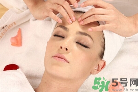 經(jīng)常面部刮痧好嗎？經(jīng)常面部刮痧對皮膚有傷害嗎？