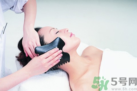 面部刮痧可以祛斑嗎？面部刮痧真的能淡化斑嗎？