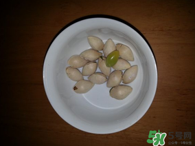 白果可以放微波爐嗎？白果放微波爐轉(zhuǎn)幾分鐘？