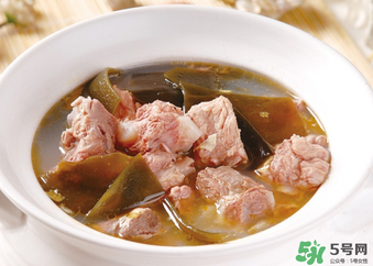 燉排骨什么時(shí)候放鹽最好？燉排骨放什么調(diào)料？