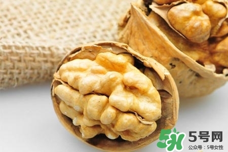 核桃一天什么時候吃最好？吃核桃有啥講究嗎？