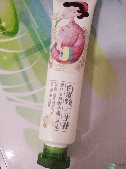 百雀羚三生花護(hù)手霜怎么樣?百雀羚三生花護(hù)手霜好用嗎? 百雀羚三生花護(hù)手霜怎么樣?百雀羚三生花護(hù)手霜好用嗎?