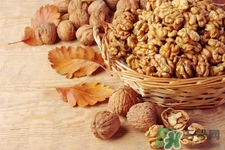 核桃和香蕉能一起吃嗎？核桃不能和什么一起吃？