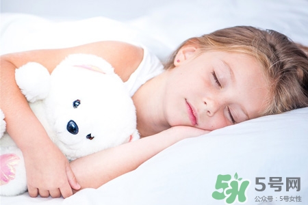 睡眠時間和壽命有關系嗎？睡眠時間長短和哪些因素有關？