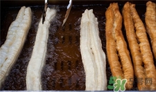 油條為什么要兩根一起炸?油條怎么做好吃又松軟 油條為什么要兩根一起炸?油條怎么做好吃又松軟