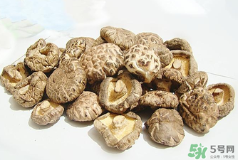 干香菇發(fā)霉了還能吃嗎？干香菇發(fā)霉怎么處理？