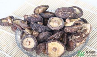 干香菇發(fā)霉了還能吃嗎？干香菇發(fā)霉怎么處理？