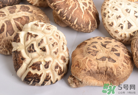 干香菇和鮮香菇的區(qū)別？干香菇和鮮香菇哪個好？