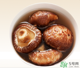 干香菇用什么水泡？干香菇用熱水還是冷水泡？