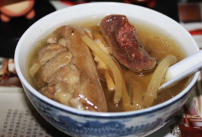 鴨肉燉什么好吃？燉鴨肉放什么好吃？ 