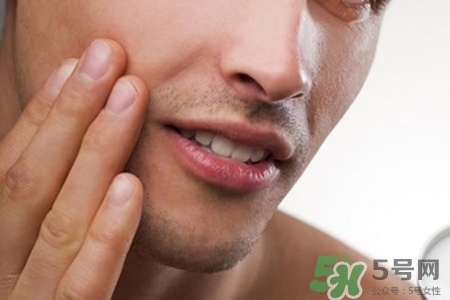 男人臉上酒刺怎么去掉？臉上長(zhǎng)酒刺是怎么回事？